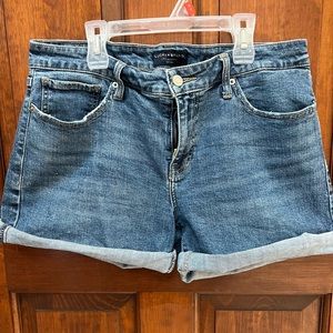 Lucky Brand mid-thigh rolled jean shorts size 10